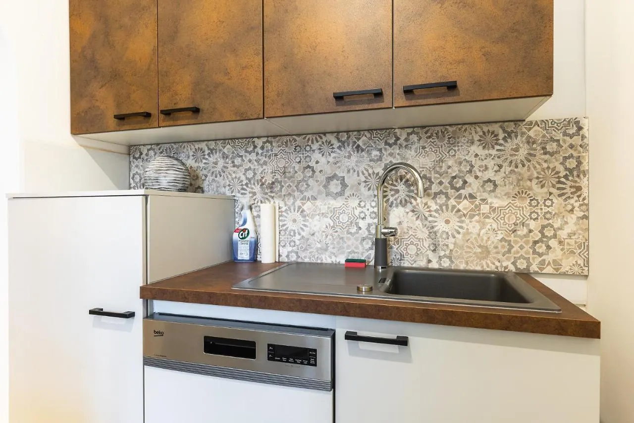 Stylish 1 Bedroom Apartment Near Hannovamarkt Vienna